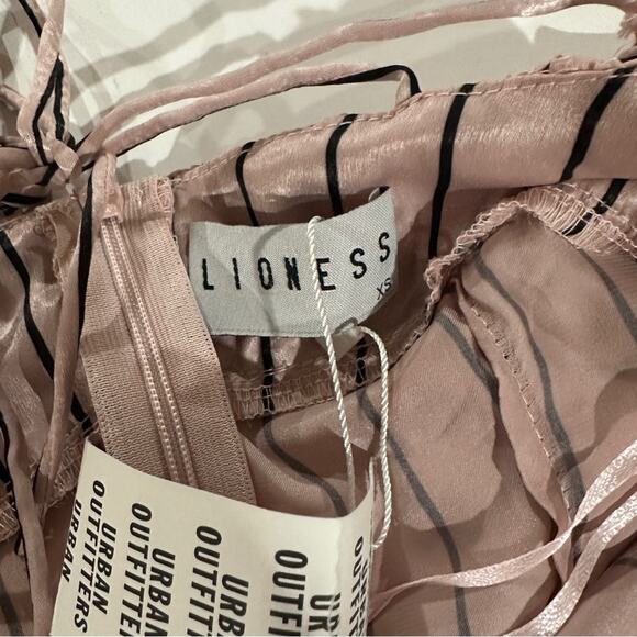 Urban Outfitters Lioness On The Line Off-The-Shoulder Mini Dress‎ Size XS - Picture 7 of 11